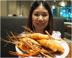 บุฟเฟ่ต์กุ้งแม่น้ำ Love River Prawns กับโปรโมชั่นที่พลาดไม่ได้ มา 4 จ่าย 2!! กุ้งแม่น้ำนะ..รออะไรคะ