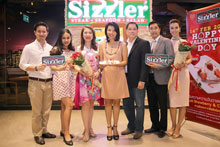 ซิซซ์เล่อร์ฉลองวาเลนไทน์ 2014 เปิดตัวเมนูสุดพิเศษ ที่ทำจากสตรอว์เบอรี่