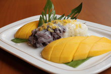 มโนราห์ รอยัล คุยซีน ชวนคลายร้อนกับเมนูข้าวแช่และข้าวเหนียวมะม่วง