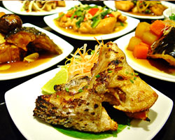 ห้องอาหารครัวหลวง เปิดมิติความอร่อยมื้อค่ำแสนคุ้ม  ด้วยบุฟเฟ่ต์ข้าวต้ม ราคาพิเศษเพียง 299 บาท !!!