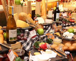 โปรโมชั่นประจำเดือนพฤษภาคม 2558 จากโรงแรมรอยัล ออคิด เชอราตัน