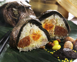 ฮ่องกง ฟิชเชอร์แมน ขอแนะนำ บ๊ะจ่างมงคลทรงเครื่อง