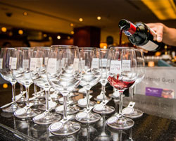 สังสรรค์ค่ำคืนแห่งไวน์ และชีส ณ ห้องอาหารซัมบาล   โรงแรม รอยัล ออคิด เชอราตัน