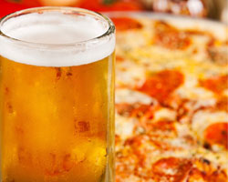 เบียร์และพิซซ่า...ที่ดีเลาจน์ เบียร์การ์เด้นท์  โรงแรมโนโวเทล กรุงเทพ เพลินจิต สุขุมวิท