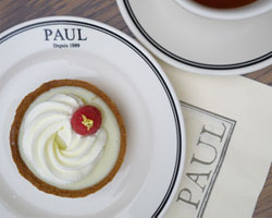 พอล (PAUL) ร่วมฉลองเทศกาลวันแม่  ณ ศูนย์การค้าเซ็นทรัล เอ็มบาสซี