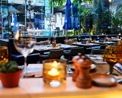 เตรียมส้นสูงให้พร้อมเพื่อมาสร้างสีสันในค่ำคืน Ladies' Night ที่ห้องอาหารทีโอ มีโอ (Theo Mio)