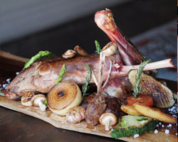 สัมผัสสุดยอดเนื้อแกะส่งตรงจากออสเตรเลีย ที่ห้องอาหารสการ์เล็ต โรงแรมพูลแมน กรุงเทพ จี (สีลม)