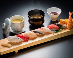 เทศกาลอาหารญี่ปุ่น อร่อยรสต้นตำรับโดยเชฟจากประเทศญี่ปุ่น ณ ห้องอาหารฟีสท์ โรงแรมรอยัล ออคิด เชอราตัน