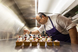 เดอะ เซนต์ รีจิส กรุงเทพฯ ขอเชิญร่วมประสบการณ์สุดพิเศษเหนือระดับ  กับศิลปะการปรุงอาหารระดับเวิลด์คลาสของเชฟมิชลินสองดาว ซิซิโอ ซุลทาโน