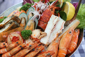 มา 4 จ่าย 3 ซันเดย์ บรันช์ อิ่มคุ้มบรรยากาศริมแม่น้ำเจ้าพระยา  ณ ห้องอาหารฟีสท์ โรงแรมรอยัล ออคิด เชอราตัน