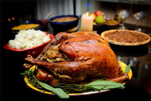 ฉลองเทศกาลวันขอบคุณพระเจ้าที่แม่น้ำ รามาดาพลาซา